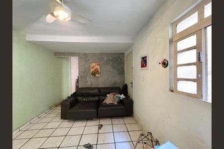 Casa à venda com 200m², 4 quartos e 2 vagas Casa à venda com 200m², 4 quartos e 2 vagasSala - Casa 2