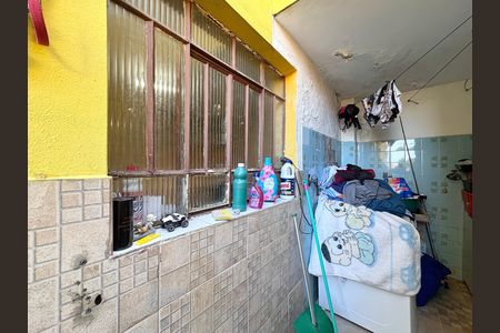 Casa à venda com 200m², 4 quartos e 2 vagas Casa à venda com 200m², 4 quartos e 2 vagasÁrea de serviço - Casa 3