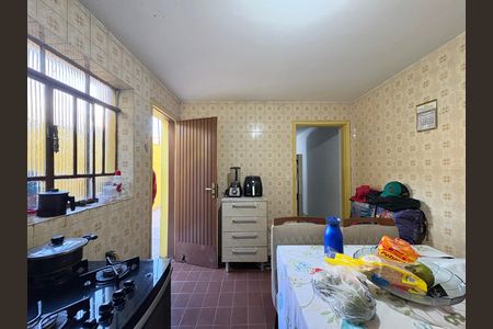 Casa à venda com 200m², 4 quartos e 2 vagas Casa à venda com 200m², 4 quartos e 2 vagasCozinha - Casa 3