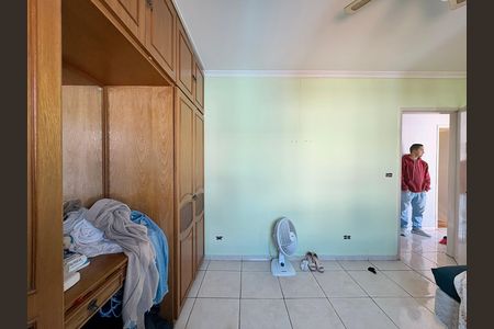 Casa à venda com 200m², 4 quartos e 2 vagas Casa à venda com 200m², 4 quartos e 2 vagasQuarto 4 - Casa 1