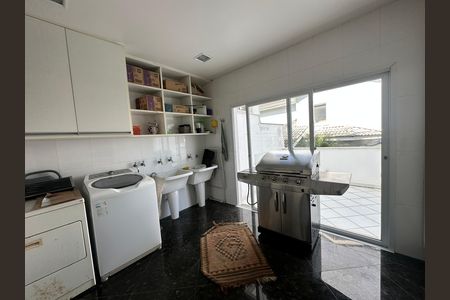 Casa de condomínio à venda com 936m², 4 quartos e 8 vagasÁrea de Serviço