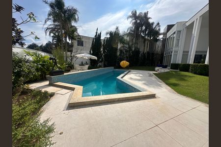 Casa de condomínio à venda com 936m², 4 quartos e 8 vagasPiscina