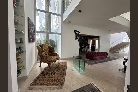 Casa de condomínio à venda com 936m², 4 quartos e 8 vagasSala