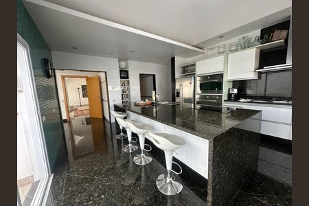 Casa de condomínio à venda com 936m², 4 quartos e 8 vagasCozinha