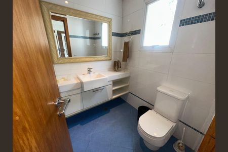 Casa de condomínio à venda com 936m², 4 quartos e 8 vagasBanheiro