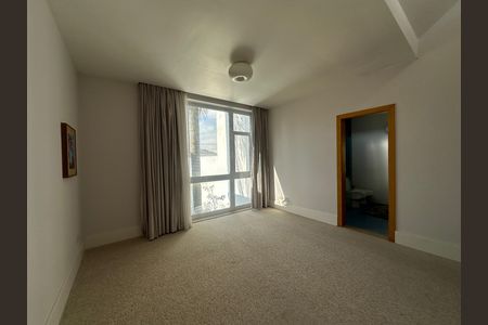 Casa de condomínio à venda com 936m², 4 quartos e 8 vagasSuíte 2