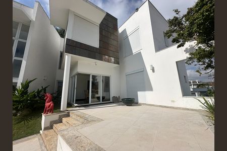 Casa de condomínio à venda com 936m², 4 quartos e 8 vagasÁrea externa