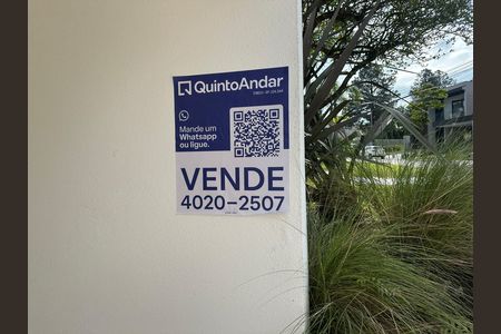 Casa de condomínio à venda com 936m², 4 quartos e 8 vagasFachada
