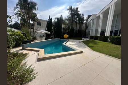 Casa de condomínio à venda com 936m², 4 quartos e 8 vagasPiscina