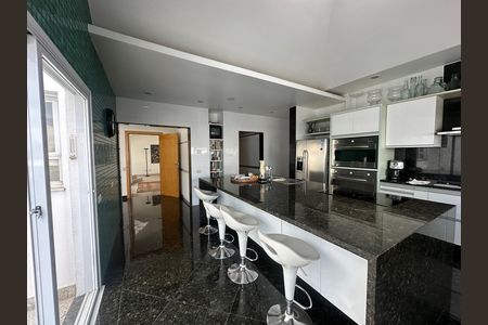Casa de condomínio à venda com 936m², 4 quartos e 8 vagasCozinha