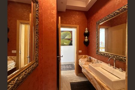 Casa de condomínio à venda com 936m², 4 quartos e 8 vagasLavabo