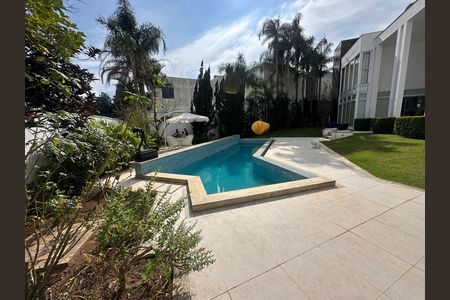 Casa de condomínio à venda com 936m², 4 quartos e 8 vagasPiscina