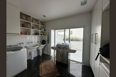 Casa de condomínio à venda com 936m², 4 quartos e 8 vagasÁrea de Serviço