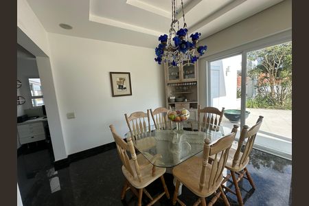 Casa de condomínio à venda com 936m², 4 quartos e 8 vagasCopa