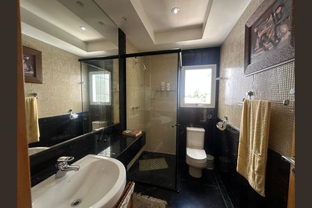 Casa de condomínio à venda com 936m², 4 quartos e 8 vagasBanheiro da Suíte 3