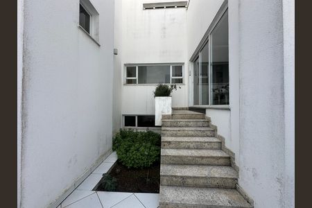 Casa de condomínio à venda com 936m², 4 quartos e 8 vagasQuintal