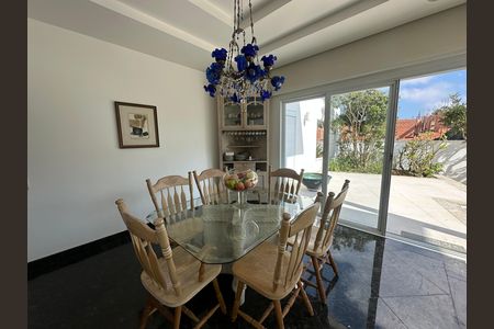 Casa de condomínio à venda com 936m², 4 quartos e 8 vagasCopa