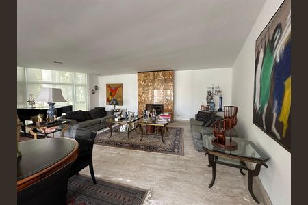 Casa de condomínio à venda com 936m², 4 quartos e 8 vagasSala