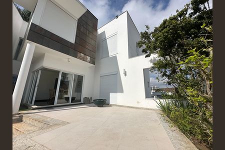 Casa de condomínio à venda com 936m², 4 quartos e 8 vagasÁrea externa