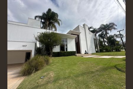 Casa de condomínio à venda com 936m², 4 quartos e 8 vagasFachada