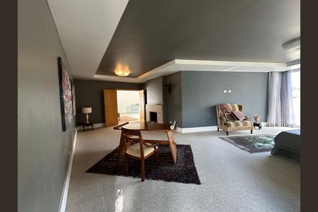 Casa de condomínio à venda com 936m², 4 quartos e 8 vagasSuíte 1