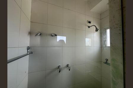 Casa de condomínio à venda com 936m², 4 quartos e 8 vagasBanheiro da Suíte 4