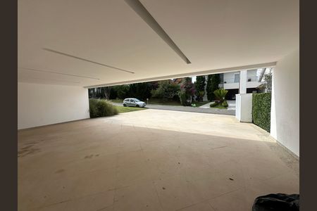 Casa de condomínio à venda com 936m², 4 quartos e 8 vagasGaragem