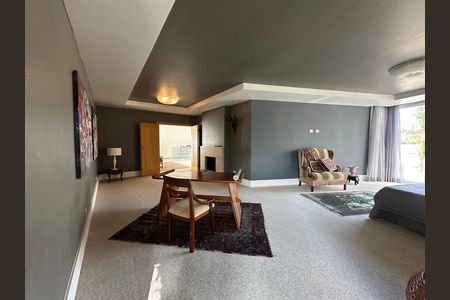 Casa de condomínio à venda com 936m², 4 quartos e 8 vagasSuíte 1
