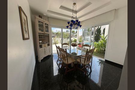 Casa de condomínio à venda com 936m², 4 quartos e 8 vagasCopa