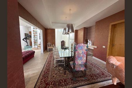 Casa de condomínio à venda com 936m², 4 quartos e 8 vagasSala de Jantar