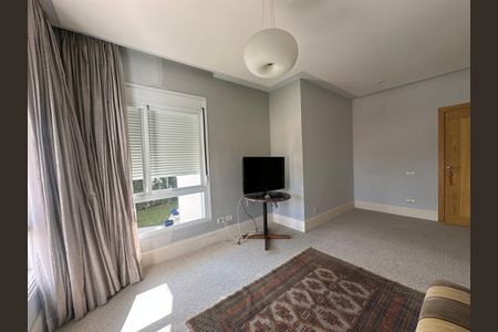 Casa de condomínio à venda com 936m², 4 quartos e 8 vagasSuíte 3