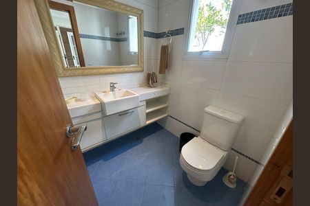 Casa de condomínio à venda com 936m², 4 quartos e 8 vagasBanheiro
