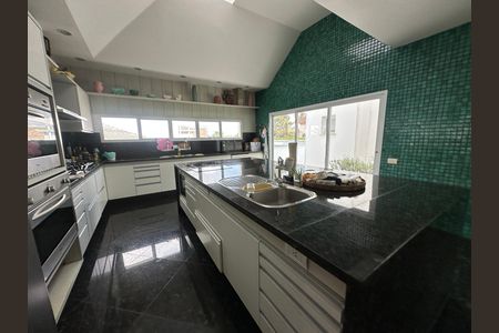 Casa de condomínio à venda com 936m², 4 quartos e 8 vagasCozinha
