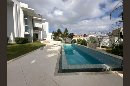 Casa de condomínio à venda com 936m², 4 quartos e 8 vagasPiscina