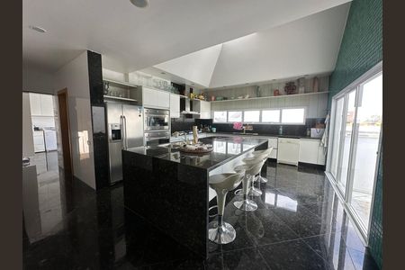 Casa de condomínio à venda com 936m², 4 quartos e 8 vagasCozinha