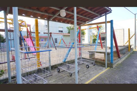 Carrinho de auxílio de uso comum de apartamento à venda com 2 quartos, 52m² em Rubem Berta, Porto Alegre