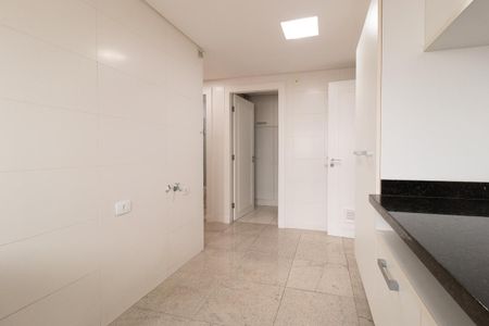 Apartamento para alugar com 390m², 4 quartos e 3 vagas Apartamento para alugar com 390m², 4 quartos e 3 vagasÁrea de Serviço