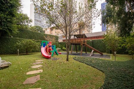 Apartamento para alugar com 390m², 4 quartos e 3 vagas Apartamento para alugar com 390m², 4 quartos e 3 vagasÁrea comum - Playground