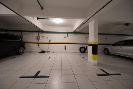 Apartamento para alugar com 390m², 4 quartos e 3 vagas Apartamento para alugar com 390m², 4 quartos e 3 vagasGaragem 2