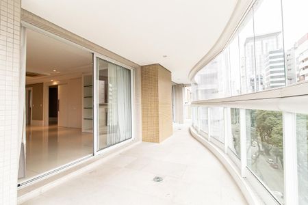 Varanda da Sala de apartamento para alugar com 4 quartos, 390m² em Água Verde, Curitiba
