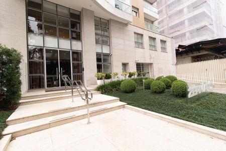 Apartamento para alugar com 390m², 4 quartos e 3 vagas Apartamento para alugar com 390m², 4 quartos e 3 vagasEntrada