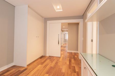 Apartamento para alugar com 390m², 4 quartos e 3 vagas Apartamento para alugar com 390m², 4 quartos e 3 vagasQuarto 1 Suite