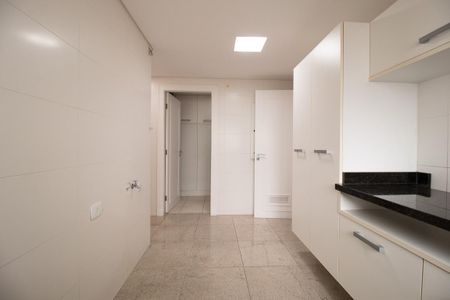 Apartamento para alugar com 390m², 4 quartos e 3 vagas Apartamento para alugar com 390m², 4 quartos e 3 vagasÁrea de Serviço