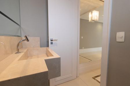 Apartamento para alugar com 390m², 4 quartos e 3 vagas Apartamento para alugar com 390m², 4 quartos e 3 vagasLavabo