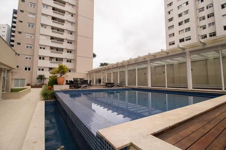 Apartamento para alugar com 390m², 4 quartos e 3 vagas Apartamento para alugar com 390m², 4 quartos e 3 vagasÁrea comum - Piscina