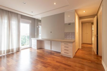Apartamento para alugar com 390m², 4 quartos e 3 vagas Apartamento para alugar com 390m², 4 quartos e 3 vagasQuarto 2 - Suíte