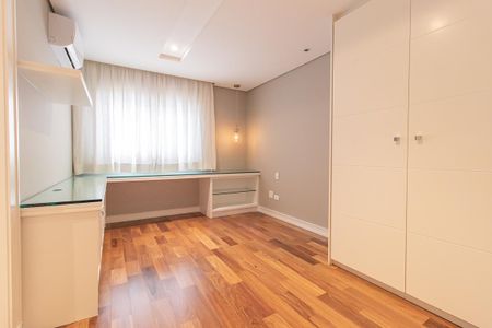 Apartamento para alugar com 390m², 4 quartos e 3 vagas Apartamento para alugar com 390m², 4 quartos e 3 vagasQuarto 1 Suite