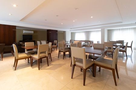 Apartamento para alugar com 390m², 4 quartos e 3 vagas Apartamento para alugar com 390m², 4 quartos e 3 vagasÁrea comum - Salão de festas