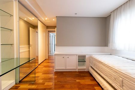Apartamento para alugar com 390m², 4 quartos e 3 vagas Apartamento para alugar com 390m², 4 quartos e 3 vagasQuarto 3 - Suíte