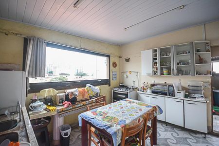 Casa para alugar com 252m², 4 quartos e 5 vagas